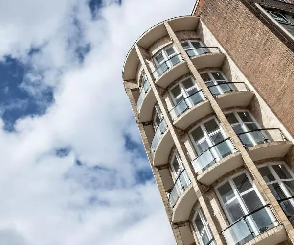 Apartment Brotherton House In *