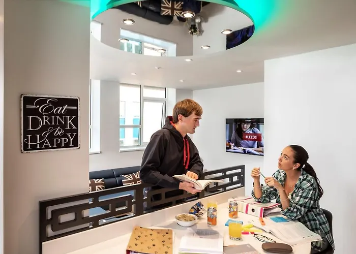 Brotherton House In Apartment *