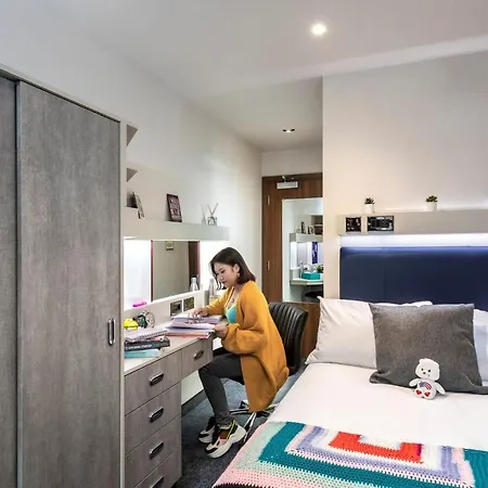 Brotherton House In Leeds (West Yorkshire)